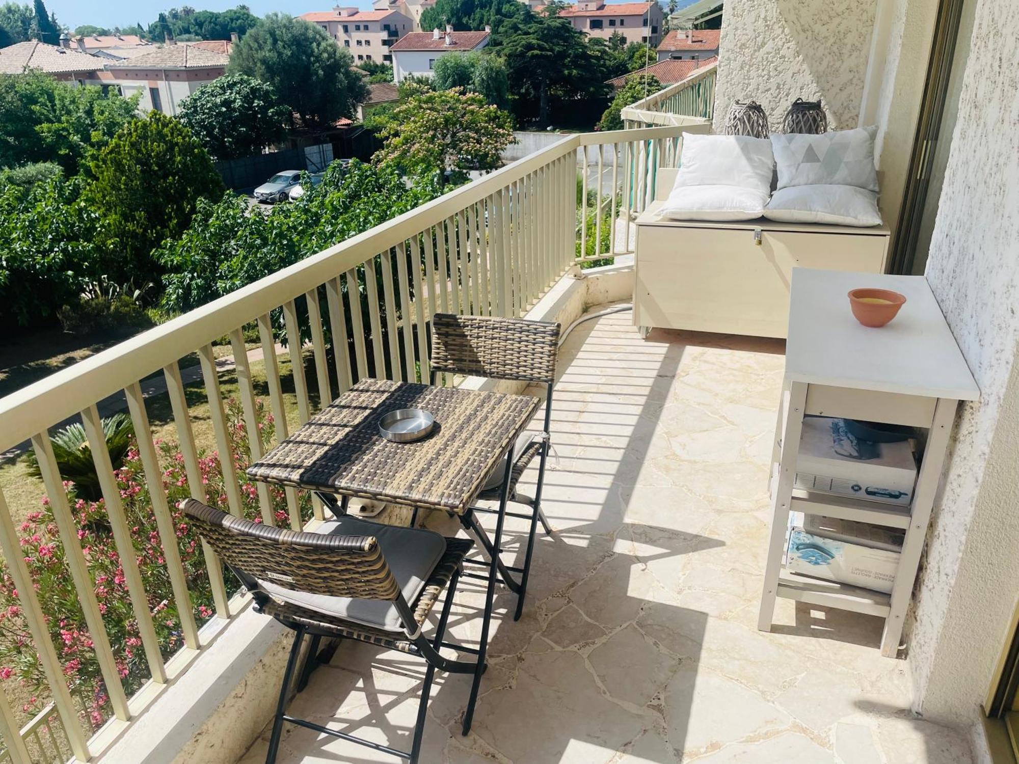 Studio De Standing Climatise, Avec Piscine, Proche De La Mer Fréjus Zewnętrze zdjęcie